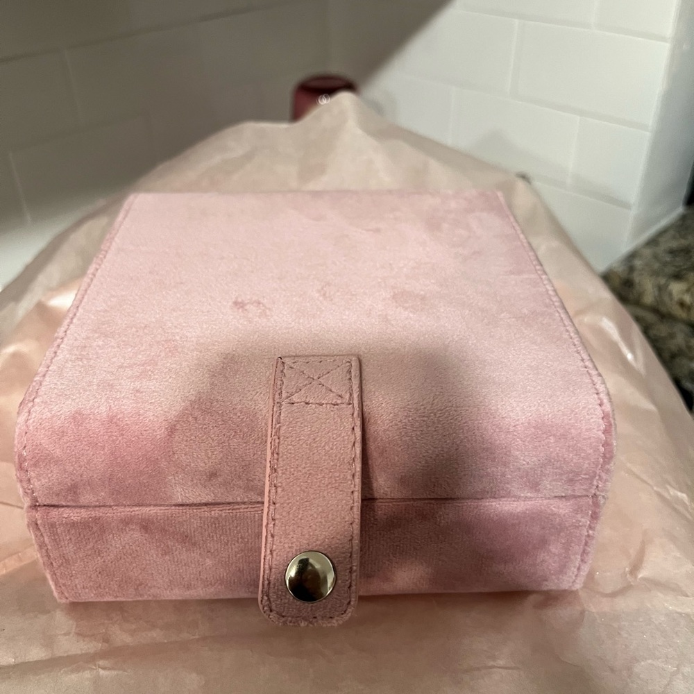 Taylor Madison travel or regular jewelry box